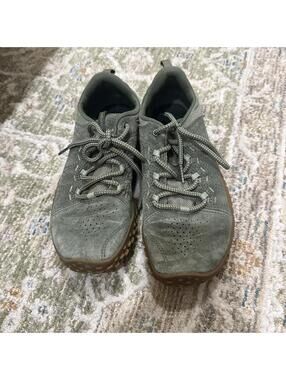 Merrell green lace up hiking shoes #hiking #outdoors